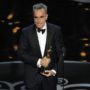 Oscars 2013: Argo wins Best Picture and Daniel Day-Lewis becomes first person to win Best Actor three times