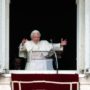 Pope Benedict XVI gives his last Sunday blessing