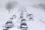 Thousands of people across large swathes of the north-eastern US and eastern Canada are clearing up after intense snow storm Nemo