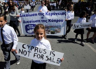 Cyprus banks are to reopen on March 26, although Bank of Cyprus and Laiki will remain shut until March 28