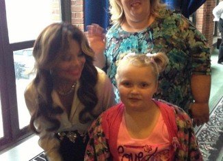 Honey Boo Boo and her mother June Shannon bumped into celebrity fan La Toya Jackson recently, who couldn’t help but rave about her love of the child