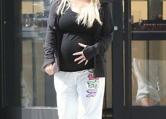 Jessica Simpson piled on 70lbs while she was pregnant with daughter Maxwell Drew but now she is determined to keep her baby weight under control