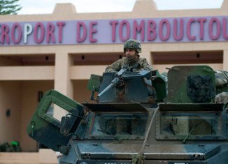 Mali’s army has been fighting Islamist rebels in the northern city of Timbuktu after a suicide bomber attempted to attack an army checkpoint