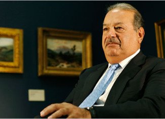 Mexican tycoon Carlos Slim Helu has topped Forbes magazine's list of the world's richest billionaires for a fourth year