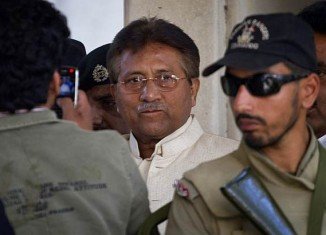 A Pakistani court has ordered the arrest of ex-military ruler Pervez Musharraf over moves to impose house arrest on judges in March 2007