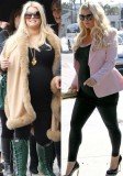 After she gained 60 lbs during her first pregnancy, Jessica Simpson has revealed she has only gained half in her second pregnancy