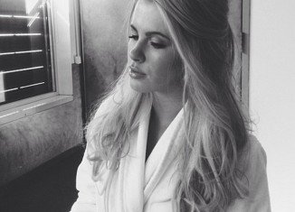 Ireland Baldwin has been getting tips from her model turned actress mother Kim Basinger