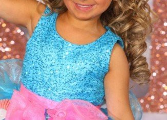 Isabella Barrett of Toddlers & Tiaras fame is a millionaire at only 6-year-old, thanks to her impressive beauty pageant record, TV appearances, and her own jewellery and make-up line