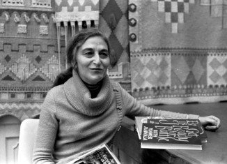Novelist Ruth Prawer Jhabvala, whose scripts for Howards End and A Room With A View earned her two Oscars, has died at home in New York at the age of 85