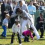 White House Easter Egg Roll 2013: Barack and Michelle Obama welcome 30,000 visitors