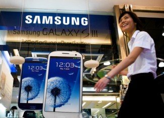 Samsung Electronics has reported a record quarterly profit in the first three months of 2013, boosted mainly by growing sales of its smartphones