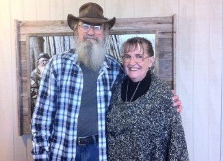 Although Si Robertson’s wife Christine chose not to be on the program for whatever unknown reason, her whole life is now upside down with the chaos from Duck Dynasty