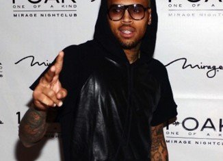 Chris Brown continued his birthday bender on Saturday night at 1 OAK Nightclub in Las Vegas