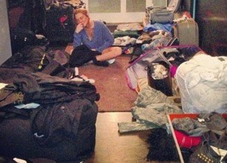 Lindsay Lohan packing before entering to rehab for a court-ordered 90 days