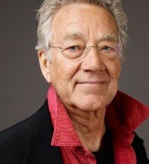 Ray Manzarek, keyboardist and founder member of the 1960s rock band The Doors, has died after a long battle with cancer at the age of 74