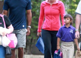 Tiger Woods and new girlfriend Lindsey Vonn play happy families as they drop his children off at school