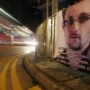 Edward Snowden asks Ecuador for asylum after leaving Hong Kong and landing in Moscow