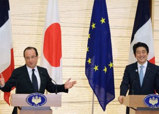 Francois Hollande has made an embarrassing slip of the tongue, confusing Japan and China, as he spoke in French at a news conference in Tokyo