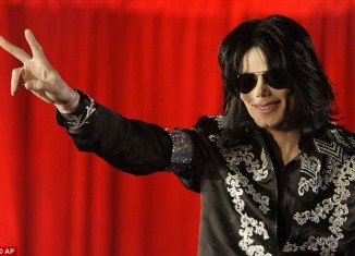Michael Jackson was desperately broke before This Is It Tour, promoter Randy Phillips claims in court