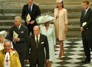 Queen Elizabeth II has joined 2,000 guests for a service at Westminster Abbey to mark 60 years since her Coronation