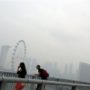 Singapore smog hits record levels prompting government health warnings