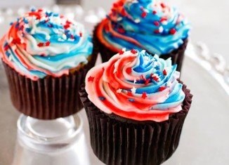 Fourth of July patriotic ice cream cupcakes
