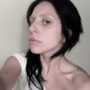 Lady Gaga posts make-up free photo