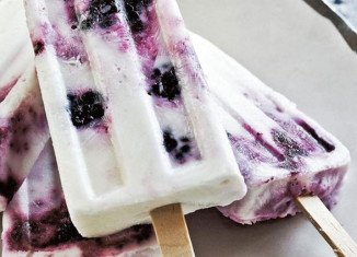Blueberry and yoghurt ice lollies