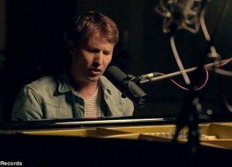 James Blunt pays tribute to late Whitney Houston in his new single Miss America