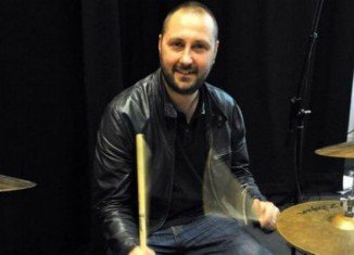 Jon Brookes had suffered a seizure on tour with the band in 2010 and had been receiving treatment for a brain tumor