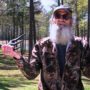 Si Robertson commercial outtakes for Flextone go viral