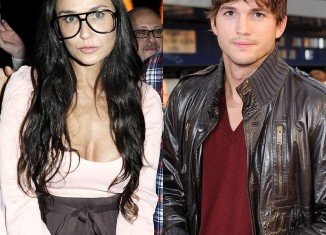 Demi Moore and Ashton Kutcher had been at the same tech event in San Jose and shared a flight back to Burbank airport in Los Angeles