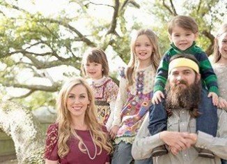Jep Robertson has been married to Jessica since October 7th, 2001 and they have four children together