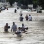 Mexico floods: More than 2,000 tourists airlifted from Acapulco