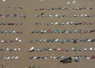 More than 500 people are missing and at least 4 people have died, with another victim believed to be dead, after flash floods hit Colorado