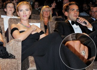 Scarlett Johansson got engaged to Romain Dauriac after accepting his proposal in August