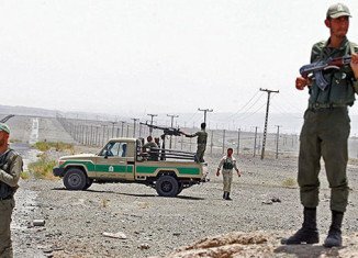 At least 17 Iranian border guards have been killed in a clash with gunmen on the border with Pakistan