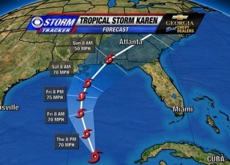 Residents along the US Gulf Coast have been placed on alert as approaching Tropical Storm Karen threatens damaging winds, heavy rain and high tides