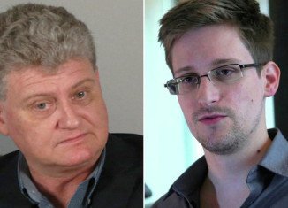 The father of fugitive Edward Snowden has arrived in Russia to visit his son