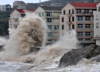 Typhoon Fitow has hit eastern China after triggering the evacuation of hundreds of thousands of people