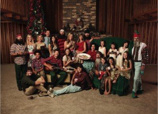 Duck Dynasty ’s Christmas album debuted as No 1 in Billboard's Top Country Albums chart this week
