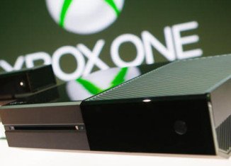 Owners of its new Xbox One console are experiencing problems with the disc drive