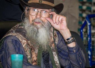 Si Robertson met 600 of his loyal fans at Sam’s Club in Las Vegas for a book signing session