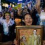 Bangkok protests: Tens of thousands of Thai demonstrators ask PM Yingluck Shinawatra to step down