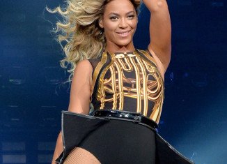 Beyonce has surprised her fans by unexpectedly releasing her fifth album on iTunes overnight