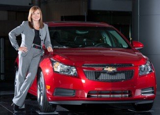 General Motors has promoted product development chief Mary Barra to the post of CEO