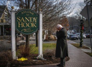 President Barack Obama and First Lady Michelle Obama will observe a moment silence Saturday morning on the first anniversary of Sandy Hook Elementary School massacre