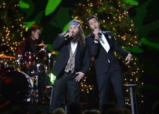 Willie Robertson hit the stage with Luke Bryan for a funny performance during the CMA Country Christmas special