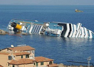 Costa Concordia cruise ship wreck will be removed from the coast of north-west Italy in June