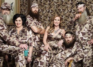 Duck Dynasty Season 5 premiered last night with the bearded Robertson clan debating the artistic superiority of the Air Bud versus Jason Bourne film franchise